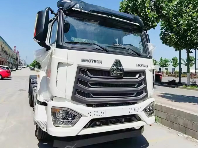 Caminh&atilde;o trator HOWO NX