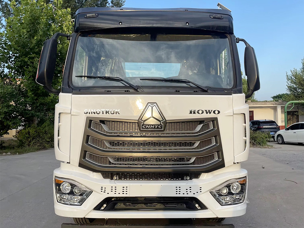 Caminh&atilde;o trator HOWO NX